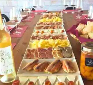 Maridajes variados y locales de Bodegas Vertijana